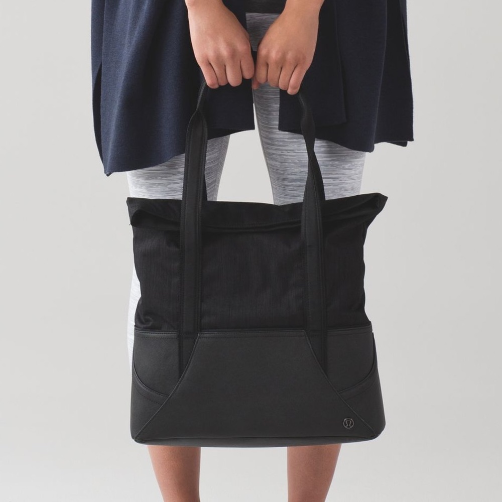 Lululemon Throw & Go Tote